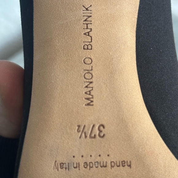 MANOLO BLAHNIK HANGISI
Black Satin Jewel Buckle Pumps - Picture 7 of 7